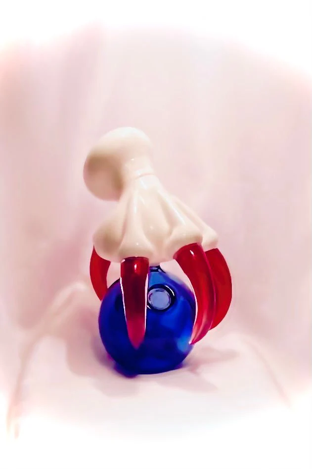 The Glass Cure - 5.25" Dragon Claw Bubbler (10MM Female) (270g) - Image 3