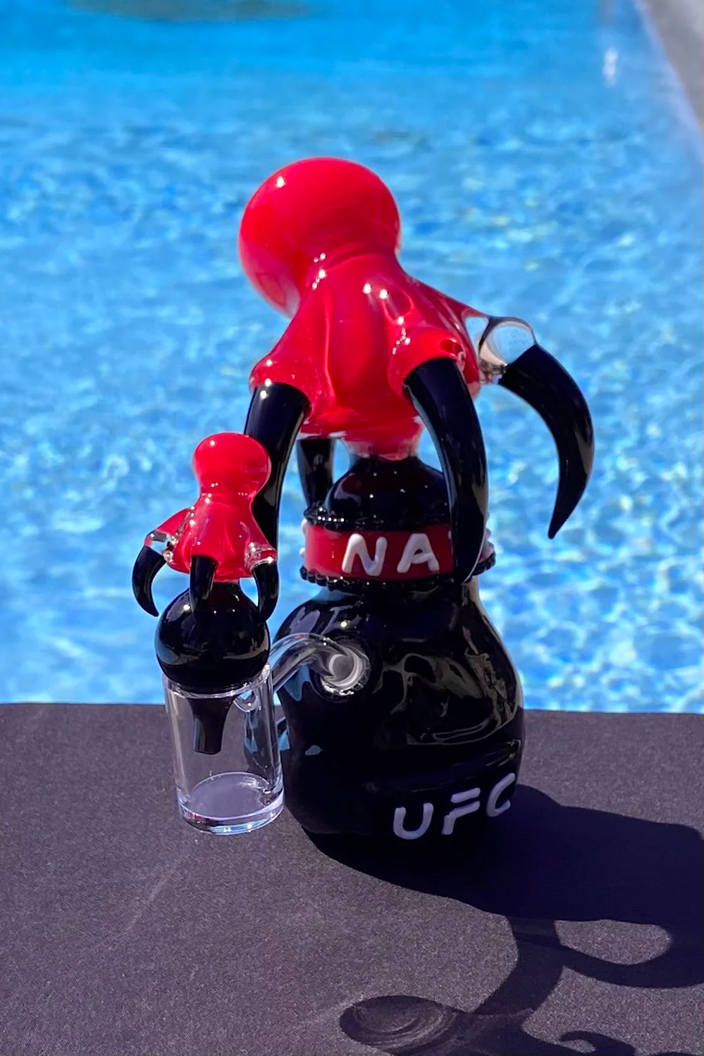The Glass Cure - 6.25" UFC Fight Glove Nick Diaz Dragon Claw Bubbler (10MM Female) (310g) - Image 10